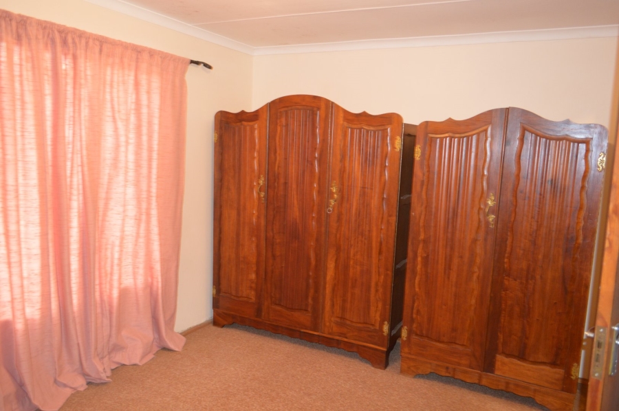 To Let 2 Bedroom Property for Rent in Songloed North West